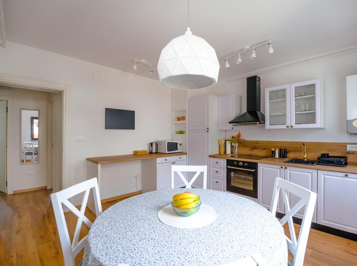 Tonka Apartment Pula Extérieur photo